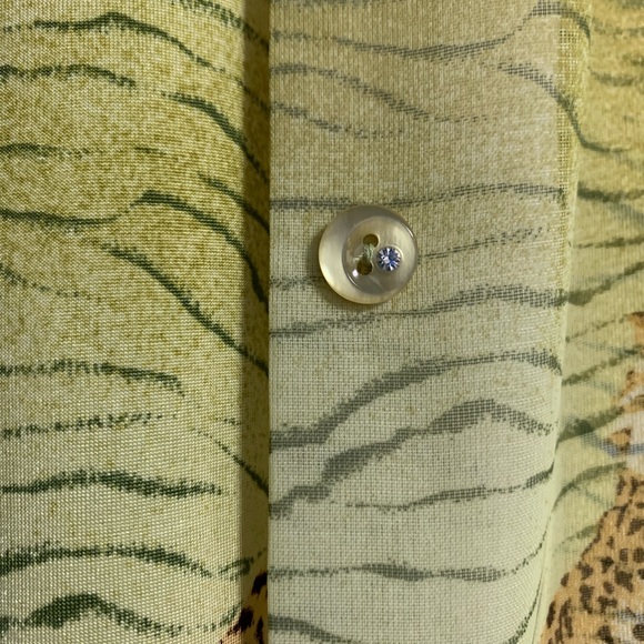 Women’s Blouse - Picture 3 of 5